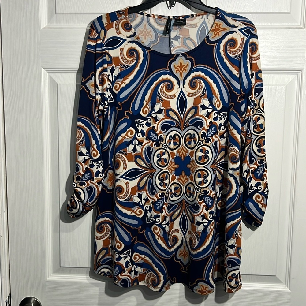 New Directions Women’s Paisley Print Blouse/Tunic.  Size Medium.